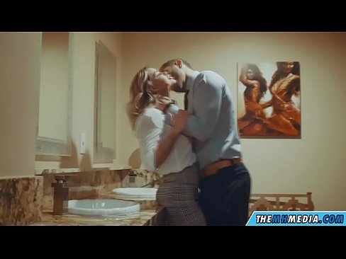 ❤️ Коли грудаста блондинка спокушає вас у громадському туалеті ❤❌ Супер порно на uk.eviewporn-com.ru ❌️